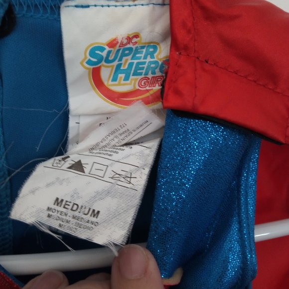 Super Girl costume - Picture 3 of 6